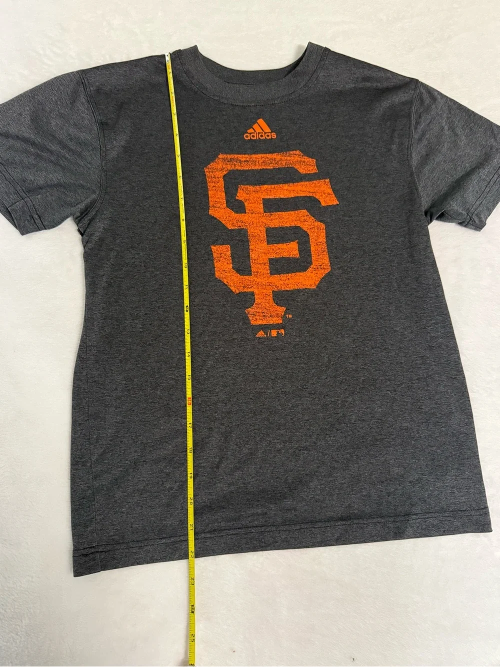 adidas Charcoal T‑Shirt with Orange SF Logo MLB Graphic T Shirt Youth Medium